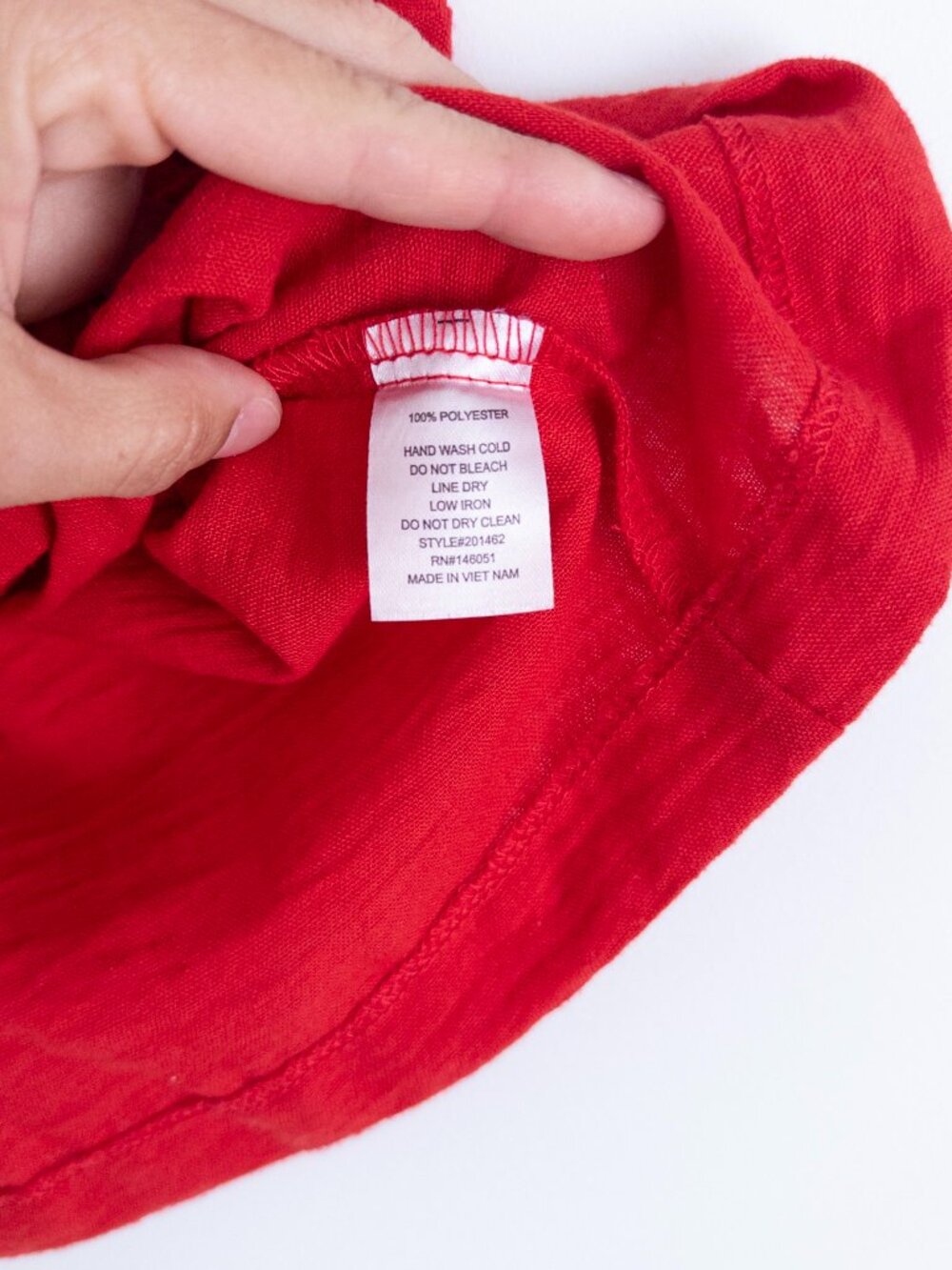Monteau Los Angeles Women's Red Textured Sleeveless Button Down Shirt Medium - Picture 5 of 8